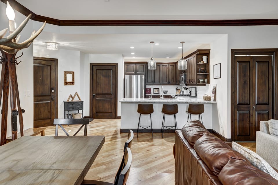 Indoors, Furniture, Living Room, Hardwood, Floor