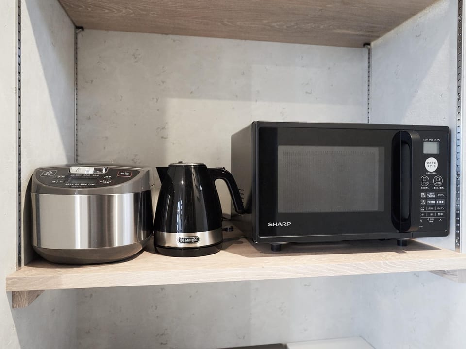 ・ Kitchen appliances