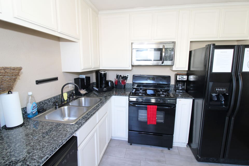 Full Kitchen