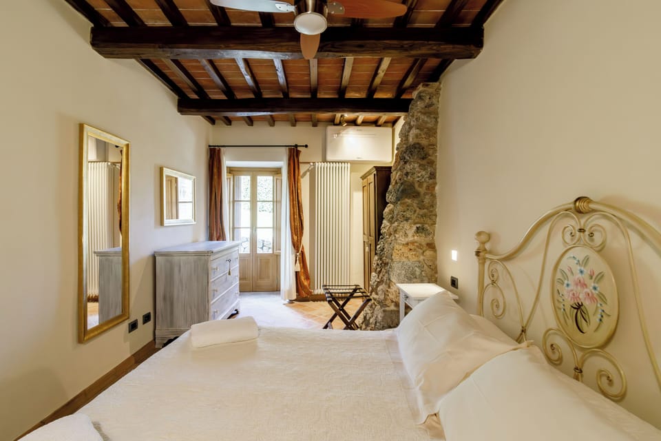 Suite | 1 bedroom, Egyptian cotton sheets, premium bedding, down comforters