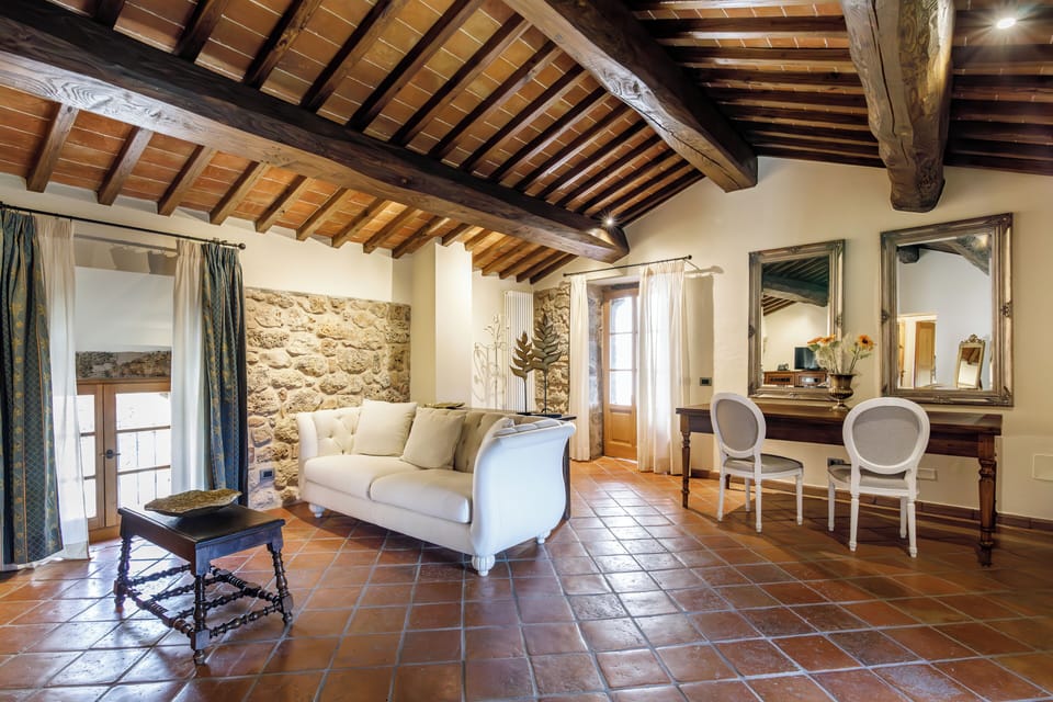 Luxury Suite | Living area | LCD TV
