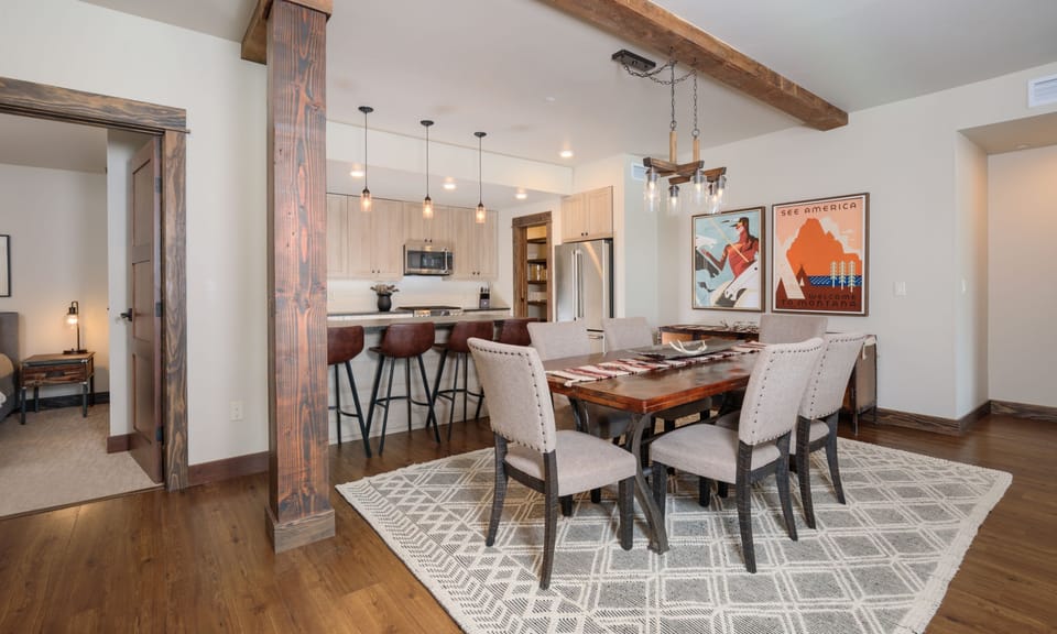 Mountain Lake 101B, Dining, 1