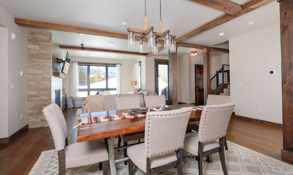 Mountain Lake 101B, Dining, 4