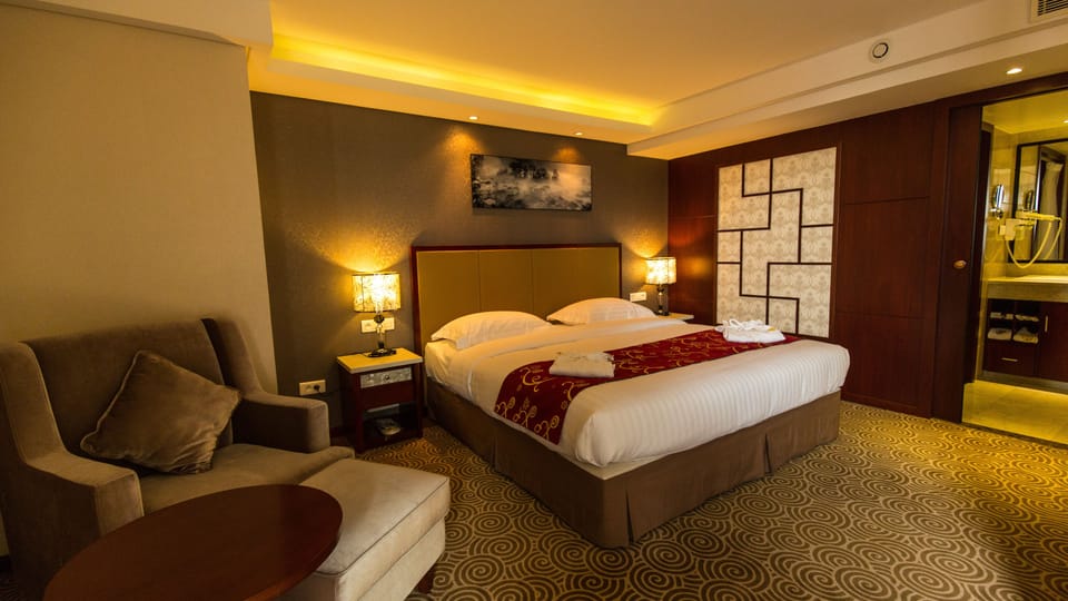 Suite | Minibar, in-room safe, desk, iron/ironing board (on request)