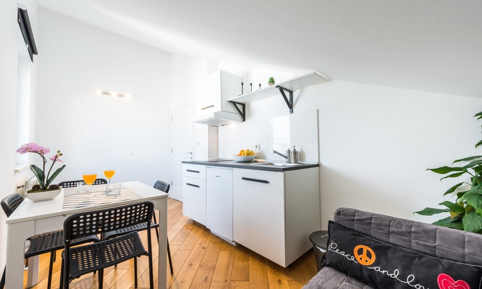 Apartment (Two Bedroom Apartment with Terrace an) | Private kitchen | Fridge, cookware/dishes/utensils