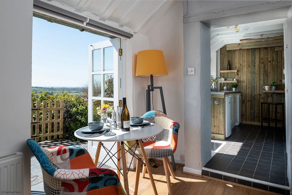 Little Cottage Dining area
