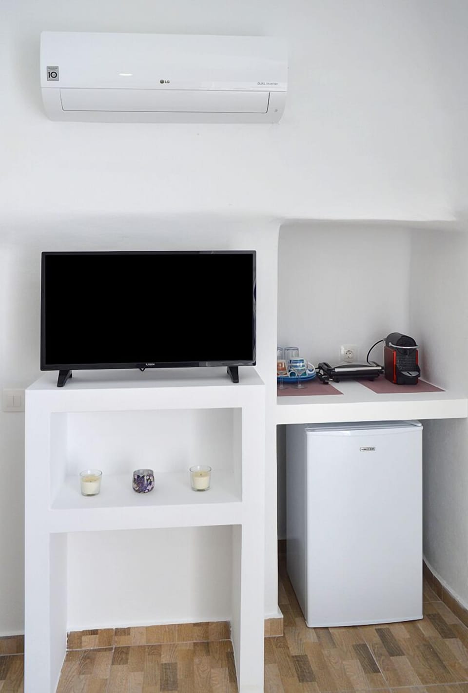 Traditional House, 1 Bedroom, Hot Tub | Television