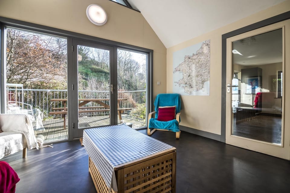 Rock Cottage - 3 Bedroom Holiday Home - Fishguard (1409)