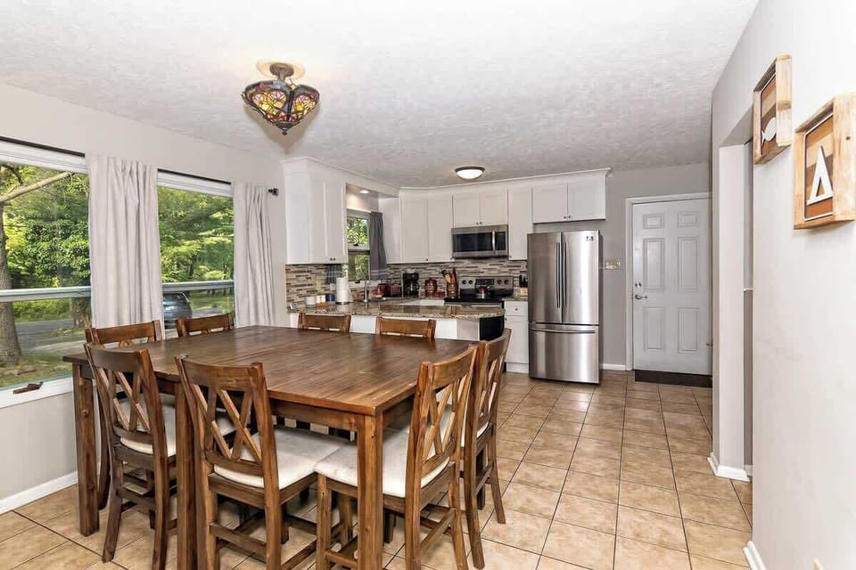 Eat in Kitchen