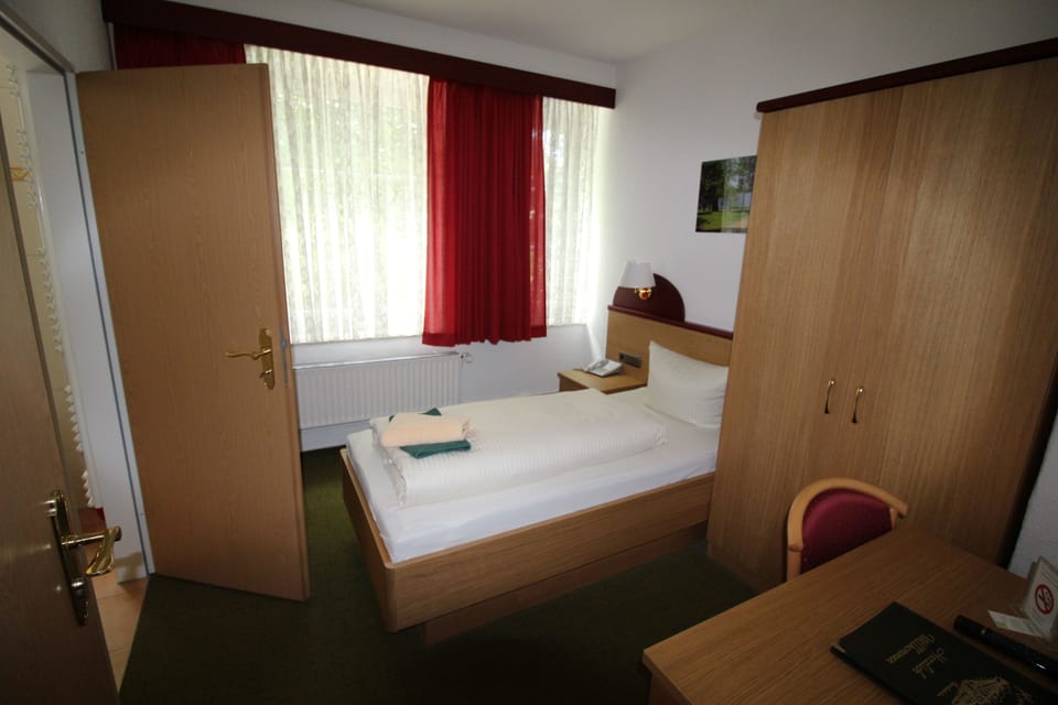 Single Room | Individually furnished, free cribs/infant beds, free WiFi