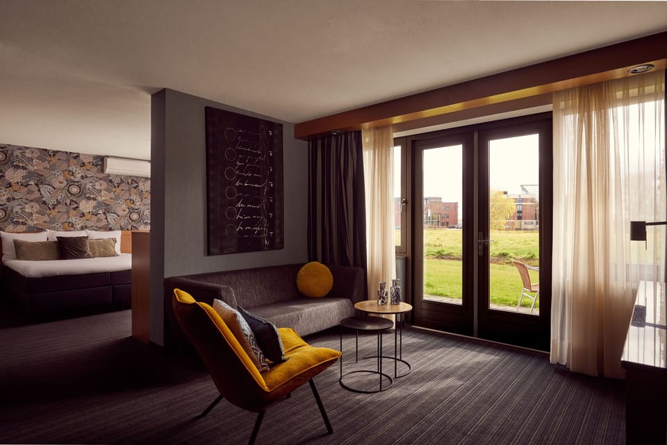 Apartment | In-room safe, desk, iron/ironing board, free WiFi