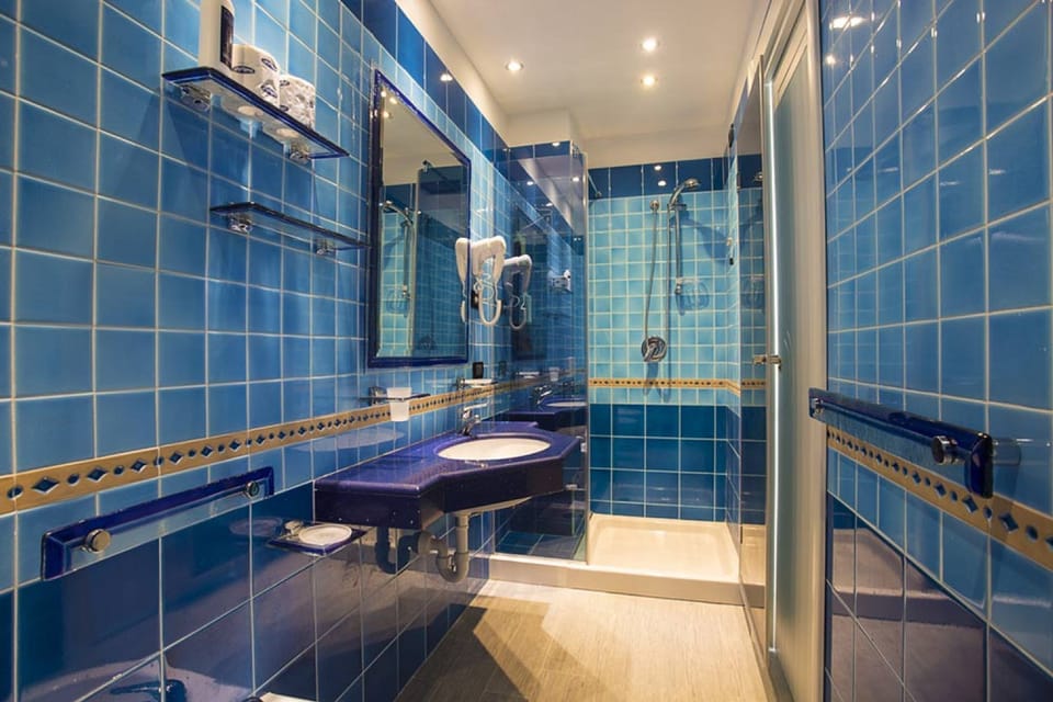 Superior Double Room | Bathroom | Shower, hair dryer, bidet, towels