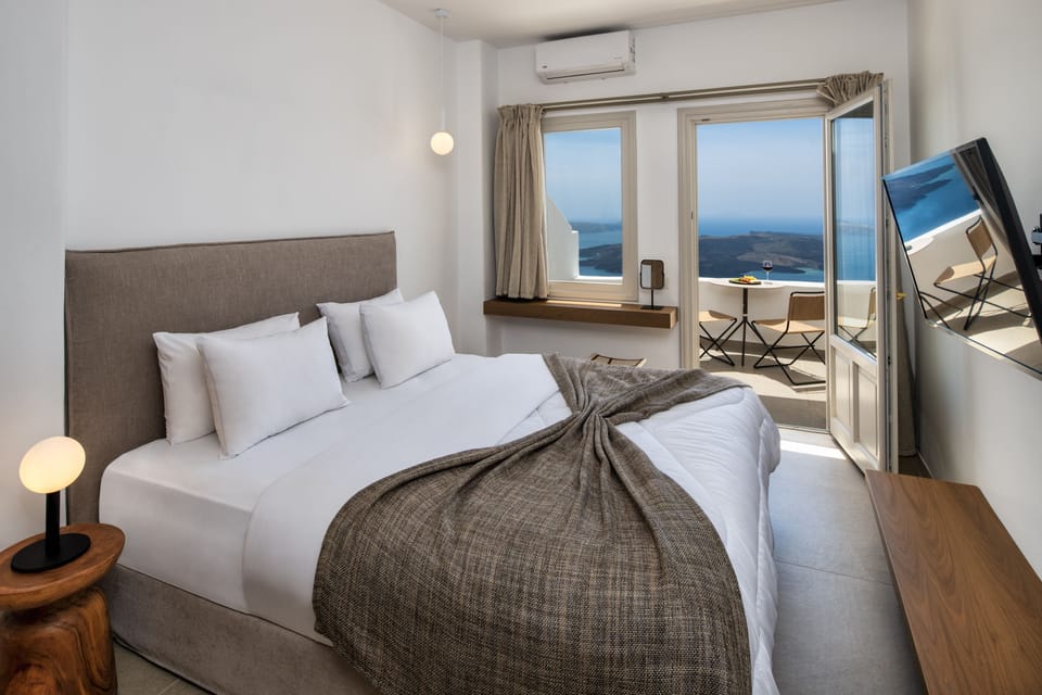 Superior Double Volcano View | Premium bedding, minibar, in-room safe, desk