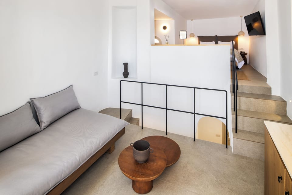 Maisonette Suite Volcano View | Premium bedding, minibar, in-room safe, desk