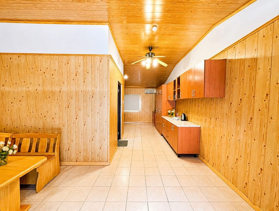 Deluxe Room | Free WiFi, bed sheets