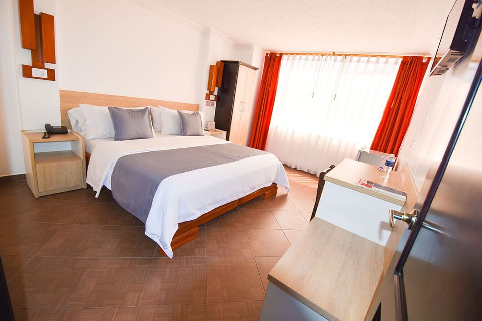 Luxury Double Room, 1 Bedroom | Down comforters, pillowtop beds, minibar, desk