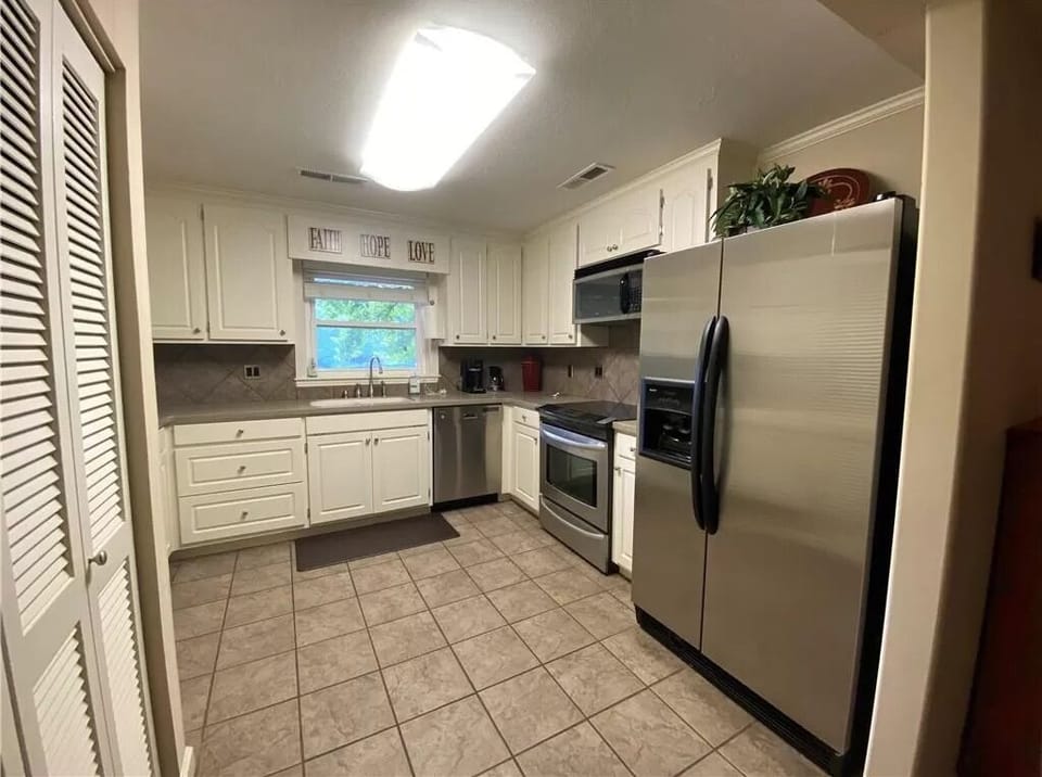 Fully equipped kitchen