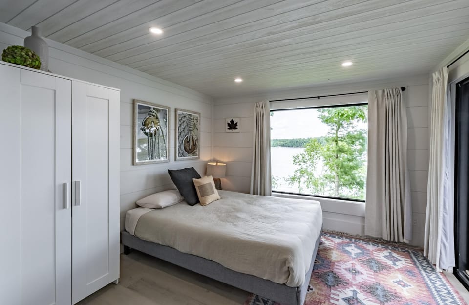 Primary Bedroom - Main Level