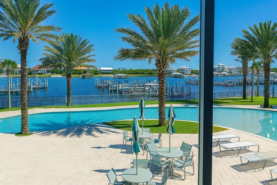 The on-site fitness center boasts panoramic ocean views, providing residents with a premium wellness experience.