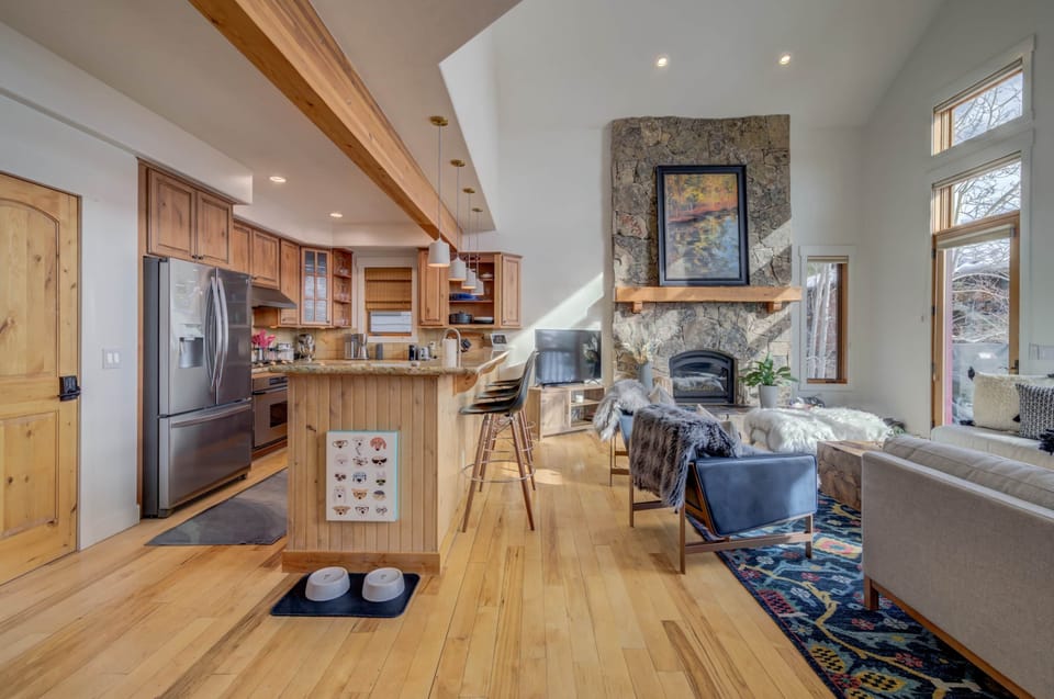 2nd Floor - Kitchen/Living Room - Entertain with a view