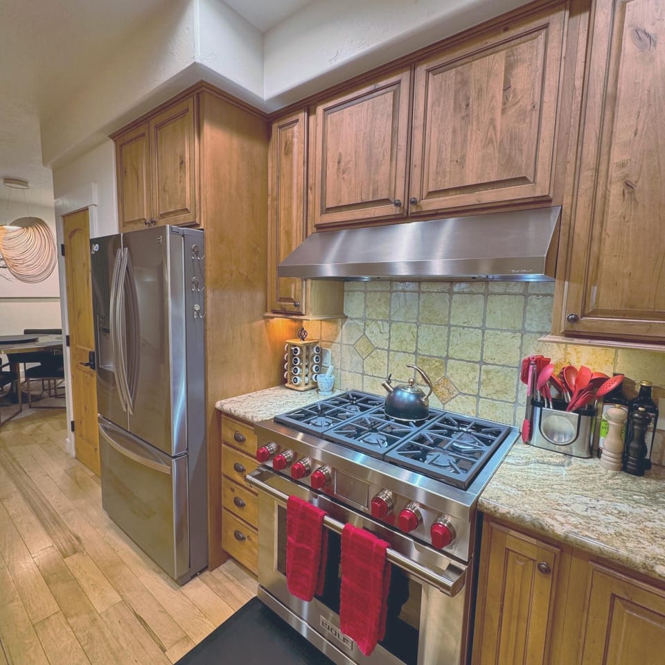 2nd Floor - Kitchen - Chef's kitchen stocked w/ Salt, Pepper, Oil, Spices, Sugar & Flour.