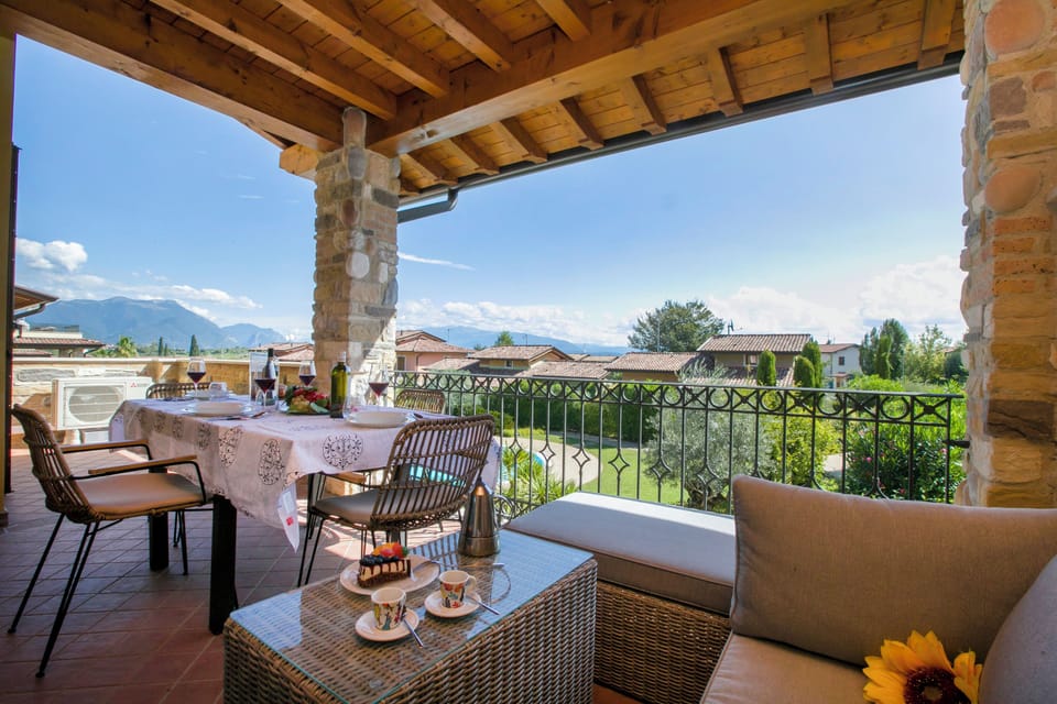 Family Apartment, Multiple Bedrooms (Casa Valtenesi) | Outdoor dining