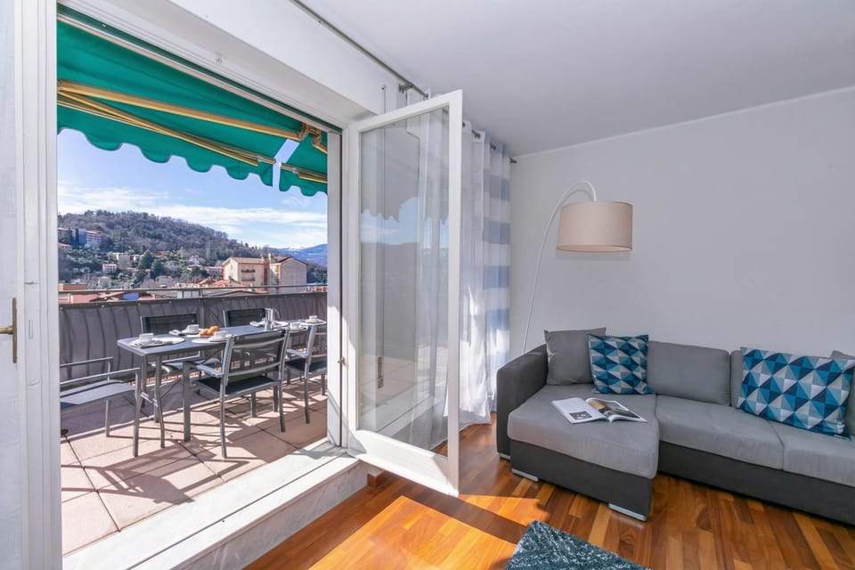 Family Apartment, 2 Bedrooms, 2 Bathrooms (Appartamento Il Golfo: Lake View in) | View from room