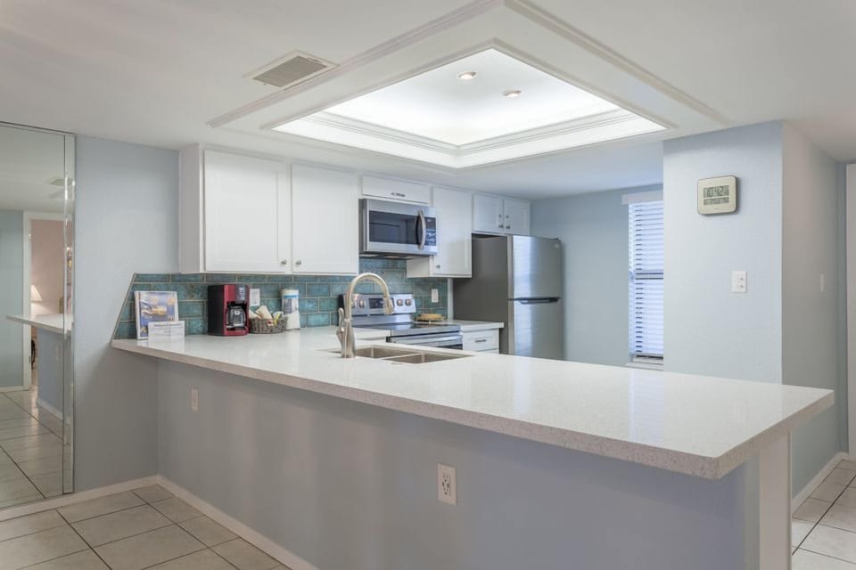 Our breakfast bar is perfect for snacks and entertaining.