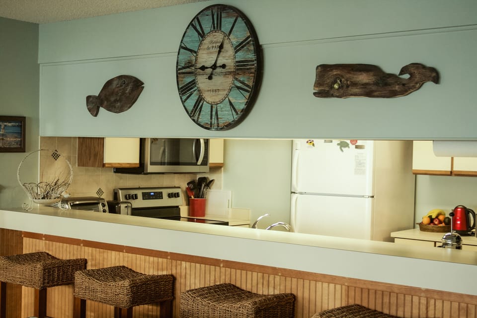 bar looking into kitchen