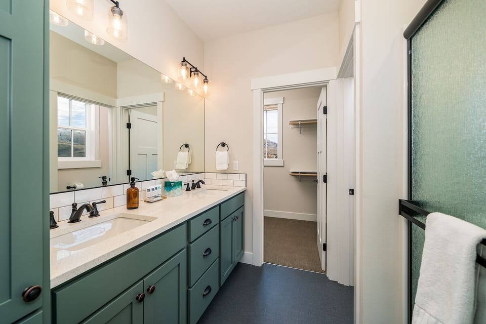King Suite Bathroom