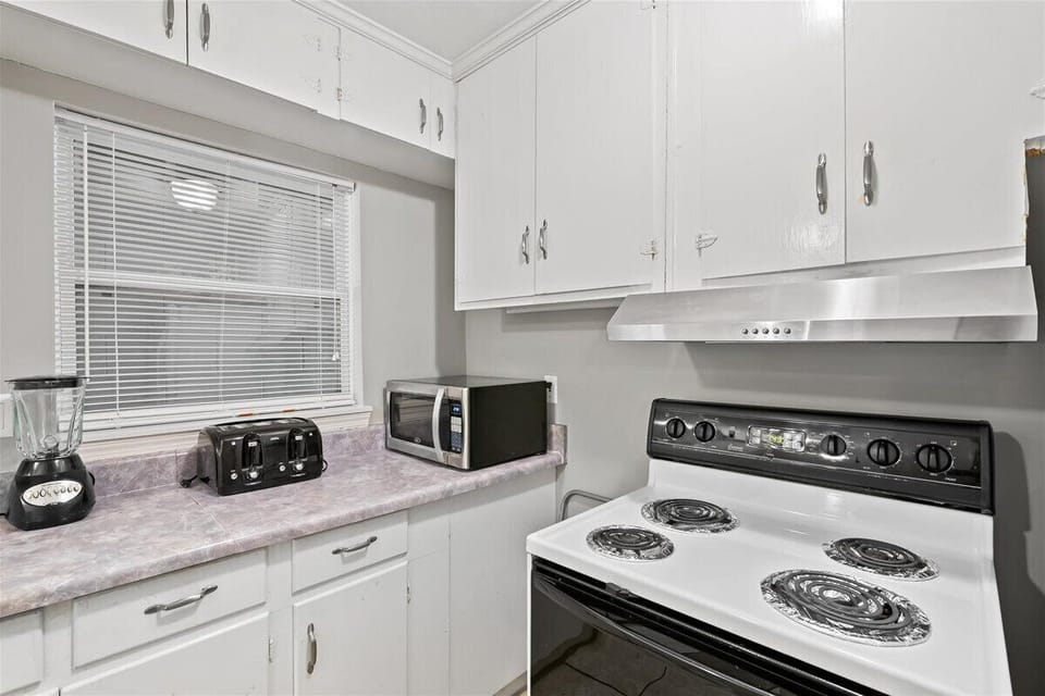 Fully equipped kitchen has everything you need!