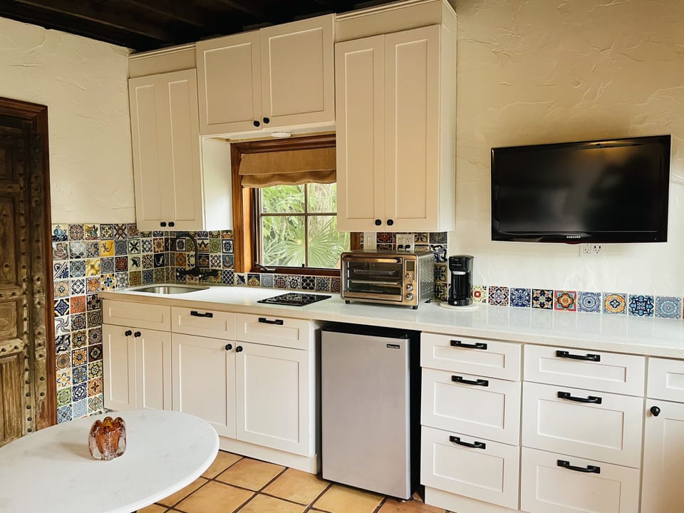 Talavera Mexican tile kitchenette 