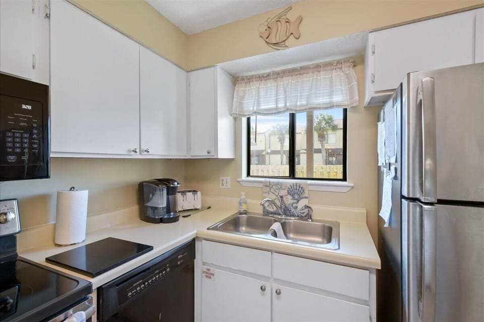 Fully equipped kitchen