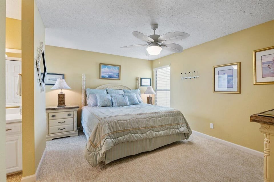 Large, cozy bedroom!