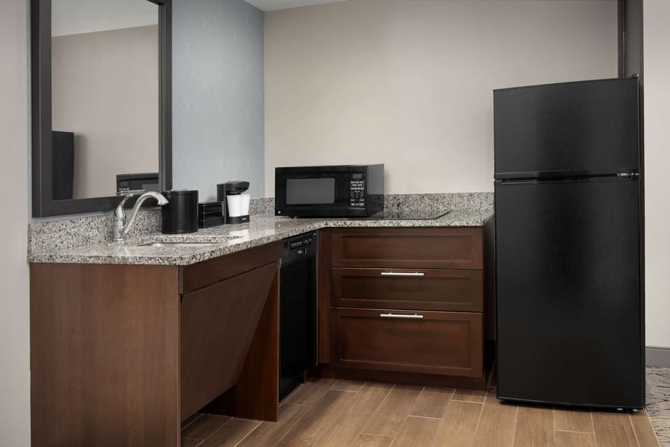 Fridge, microwave