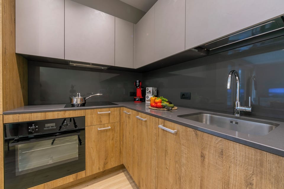 Family Apartment, 2 Bedrooms, Microwave (Casa Giardino Ski in - Ski out 100m) | Private kitchen
