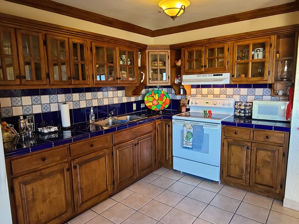All you'll need in this kitchen for memorable meals.
