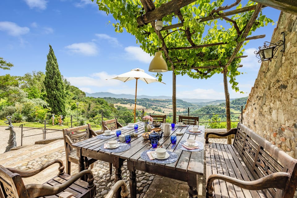 Family Villa, 4 Bedrooms, Fireplace, Mountainside (Torre Del Melograno With Heated Pool) | Outdoor dining