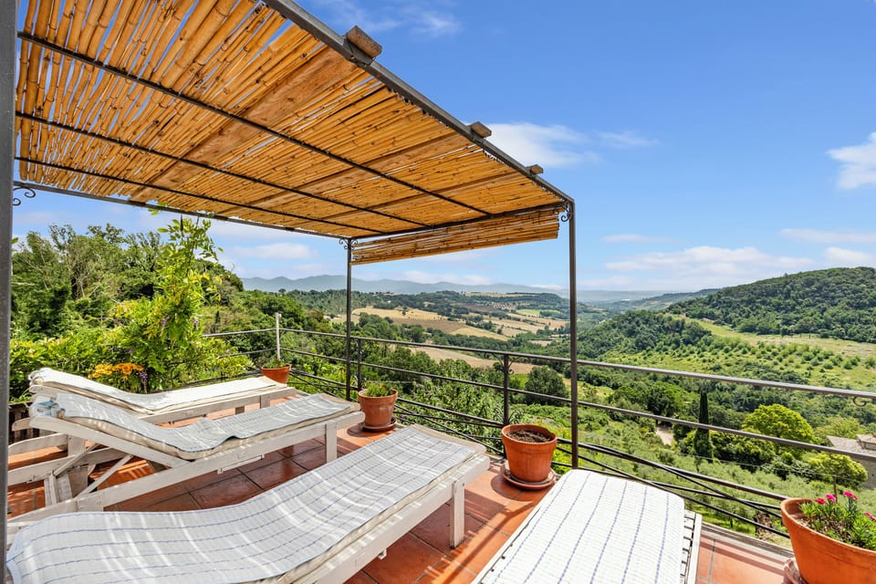 Family Villa, 4 Bedrooms, Fireplace, Mountainside (Torre Del Melograno With Heated Pool) | Property grounds
