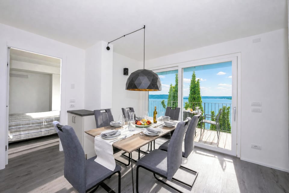 Standard Apartment, 3 Bedrooms, 2 Bathrooms, Mountainside (Rustichel fantastic Lake View) | Outdoor dining