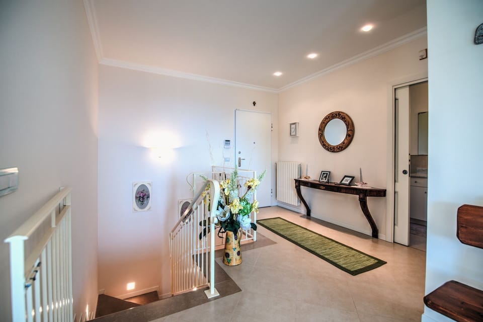Family Villa, 5 Bedrooms, Microwave, Mountainside (Villa Lucia Riviera dei Fiori,) | Interior