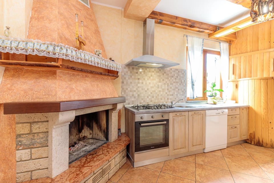 Family House, 6 Bedrooms, Balcony (Pool & Fun House Betiga 1 With Gym) | Private kitchen | Dining table