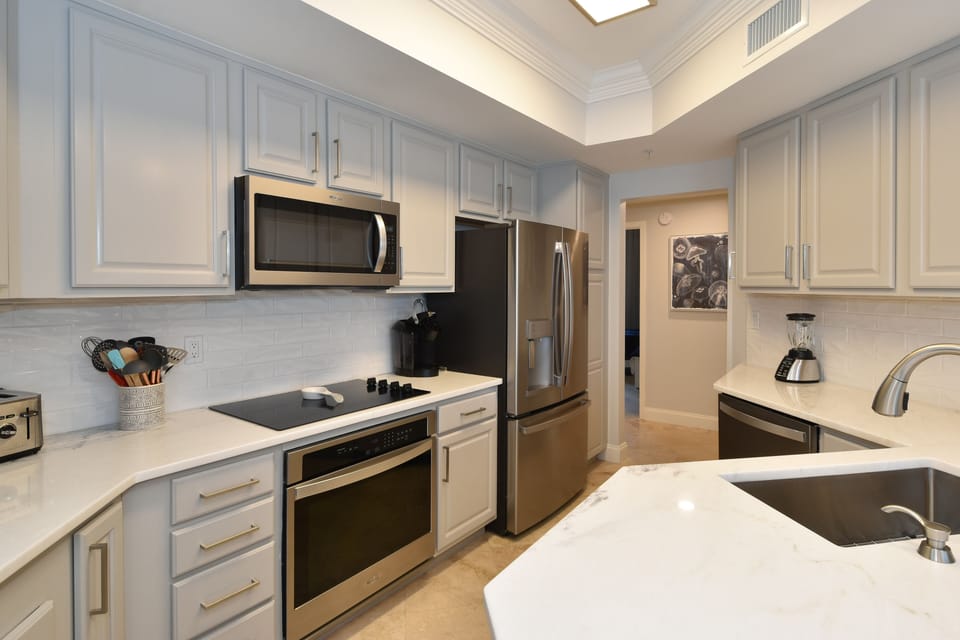 Silver Beach Towers West 503- Kitchen