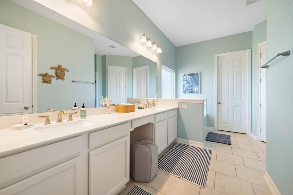This bathroom is shared y several bedrooms