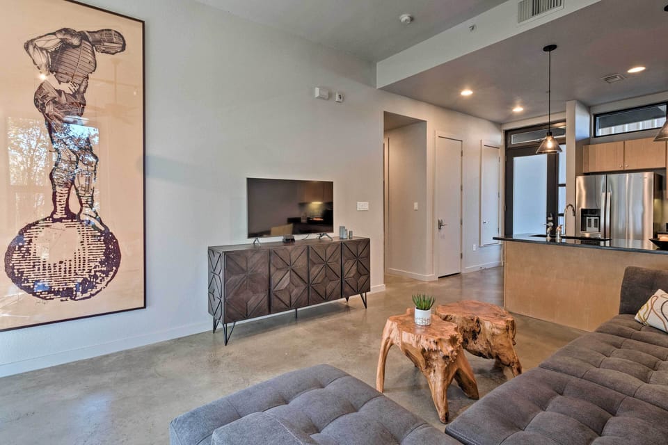 Living Room | Smart TV
