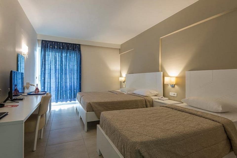 In-room safe, blackout drapes