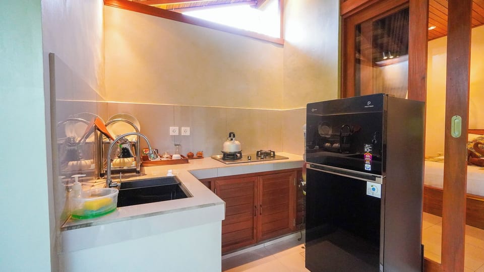 Deluxe Room with Balcony | Desk, free WiFi, bed sheets