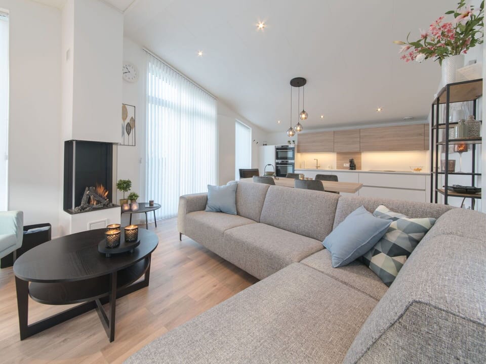 Furniture, Couch, Table, Comfort, Interior Design, Studio Couch, Architecture, Picture Frame, Building