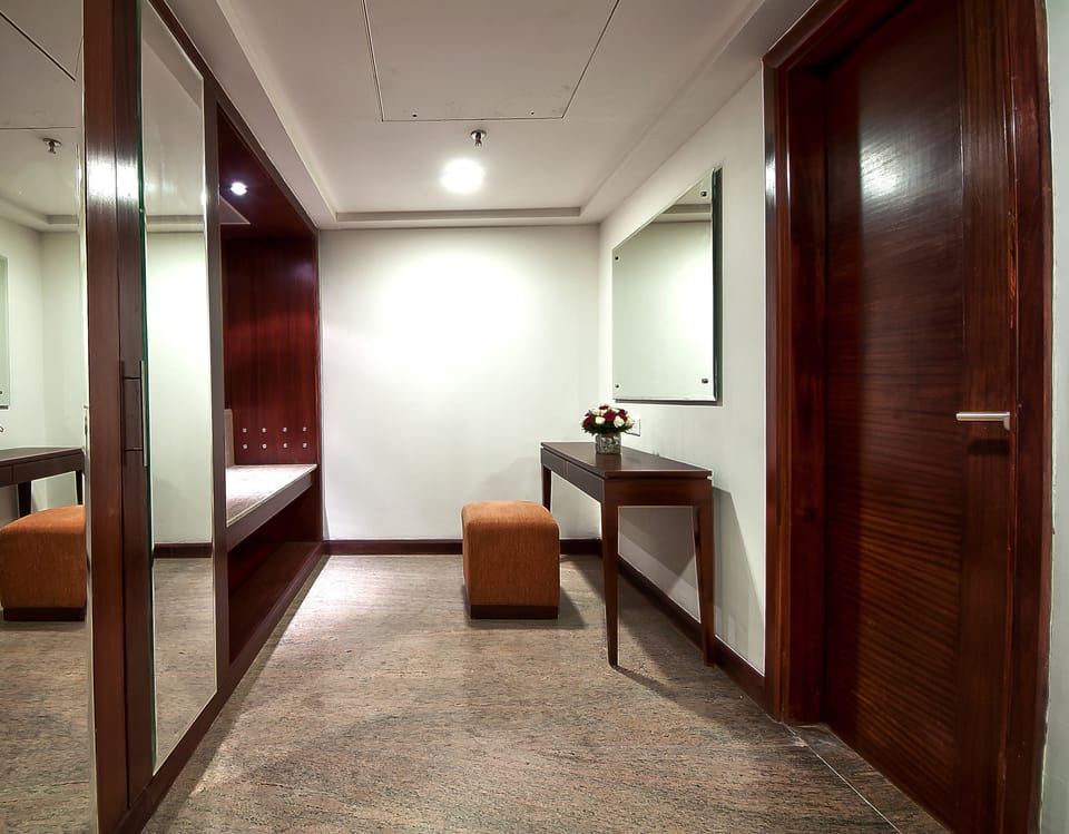 Suite | Living area | LCD TV