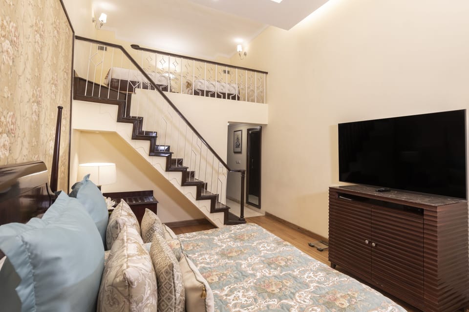 Room (Duplex) | Premium bedding, minibar, in-room safe, desk